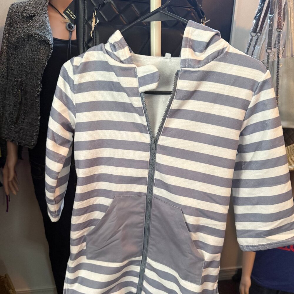 Kids' Hooded Beach Cover-Up with Zipper & Pockets - Unisex size Medium